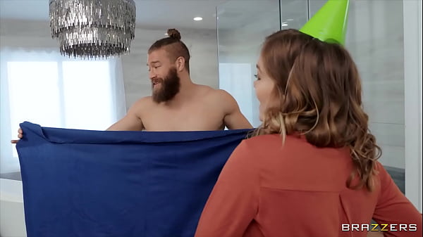 Ngebutin Dua Cewek Lesbian Tersexy Di Kamar / Full Video Dari Https://zzfull.com/roomm