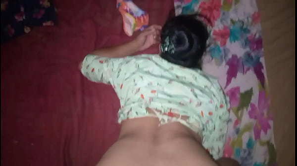 Gandeng Desi Cewek, Langsung Remes-remes Gak Pake Lama.