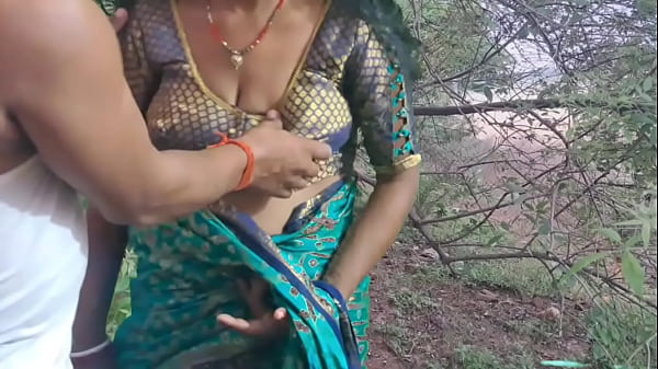 Desi Hot Santhali Bhabhi Outdoor Ngentot Di Alam Bebas