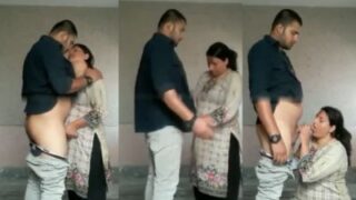 Istri Selingkuh Ngentot Mulut Di Luar Sama Selingkuhannya, Bikin Malu Tapi Nikmat.