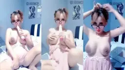 Mbak V Toge Uting Coklat Bulat Bikin Ngiler Pengen Gigit
