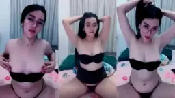 Rosa Makin Seksi Gila, Buka Paha Lebar Kayak Siap Digenjot.
