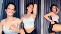 Vivie Baju Putih Goyang Bikin Makin Greget, Goyangannya Bikin Meleleh.