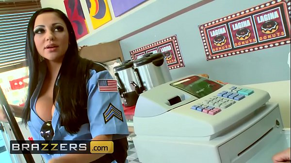 Dua Cewek Seksi Berseragam, Satu Kontol Gede Siap Ngewe – Audrey Bitoni, Honey White, Johnny Sins – Boston Cream – Brazzers