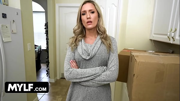 Kamu Punya Pussy Ibu Tiri Di Rumah, Siap Dimainin Kapan Aja