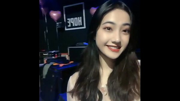 Cewek Cina Cantik Pamer Body Seksi, Bikin Ngiler!