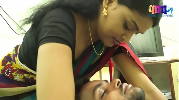 Ibu Rumah Tangga India Main Cinta-cintaan Sama Programmer Ganteng, Nikmatin Sensasi Rahasia Di Balik Layar Laptop.