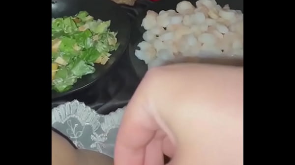 Ngentot Sendiri Sambil Mainin Makanan, Cewek Hijab Arab Jadi Snow White Cabul Di La, Video Keras Banget Penuh Fetish Makanan Kotor