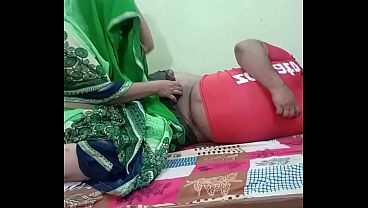 Desi Indian Couple Lagi Main-main Di Ranjang, Ngewe Panas Habis-habisan.