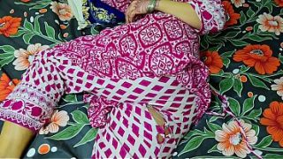 Ibu Tiri Celana Robek, Anak Tiri Ngewe Memek Montok Sambil Mainin Pantat Bundar.