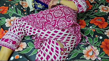 Ibu Tiri Celana Robek, Anak Tiri Ngewe Memek Montok Sambil Mainin Pantat Bundar.