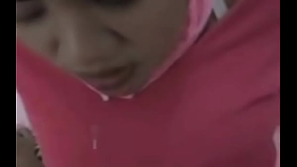 Hijab Panas, Nafsu Liar Di Balik Kain Suci