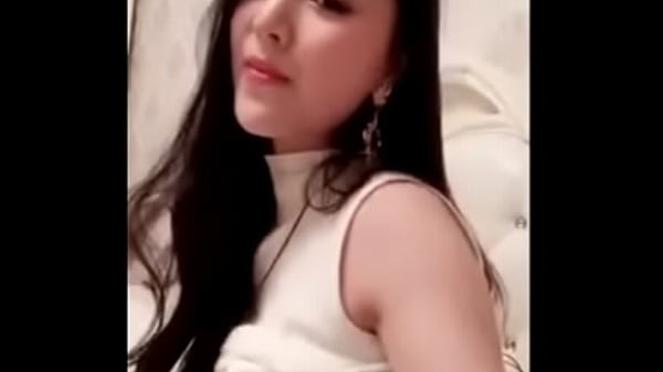Cewek Indonesia Lagi Mainin Memek, Sambil Ngebayangin Kontol Kencang Masuk