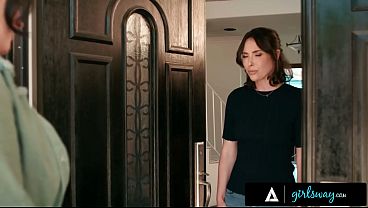 Cewek Nakal Sarah Arab Montok Balik Lagi Sama Mantan Komandan Ngentotnya, Casey Calvert