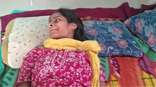 Desi Bhabhi Digebah Tetangga Sampai Meringis Keenakan.