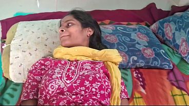 Desi Bhabhi Digebah Tetangga Sampai Meringis Keenakan.
