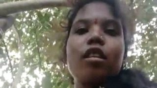 Adivasi Cewek Lagi Digenjot Sama Pacar Di Hutan, Suara Nafasnya Bikin Makin Panas