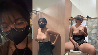 Bokep Indo Pas Ke Mall, Malah Makin Pengen Ngewe Di Toilet.