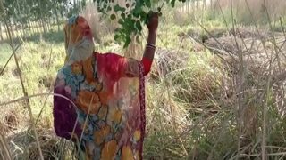 Video Mesum Sasur Sama Mantu Di Kebun, Bikin Makin Greget.