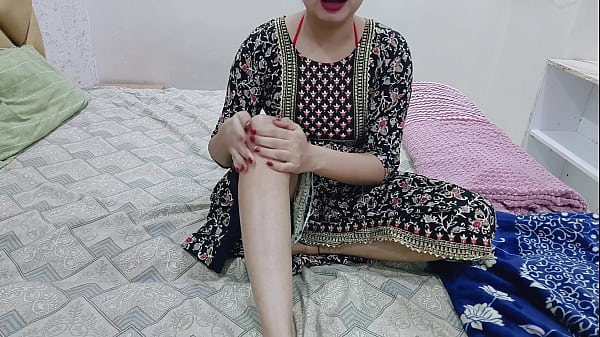 Kakak Tiri Sendirian Di Kamar, Malam Itu Aku Ikut Masuk Dan Mainin Tubuh Serta Memekku Di Depannya.
