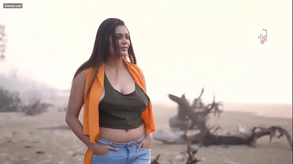 Foto Panas Cewek Desi, Bikin Gregetan Abis!