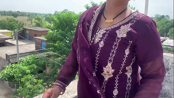 Bhojpuri Desi Bhabhi Kas Maine Uski Gili Chut Aur Pure Badan Ka Maza Liya, Hindi Audio Mein Suno.