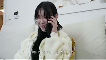 Korea – Cewek Lajang Jebak Tukang Servis Di Antara Pahanya Yang Menggoda