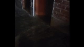 Ibu Muda Single Buka Pintu Rumah Buat Duit, Siap Bayar Pakai Badan.