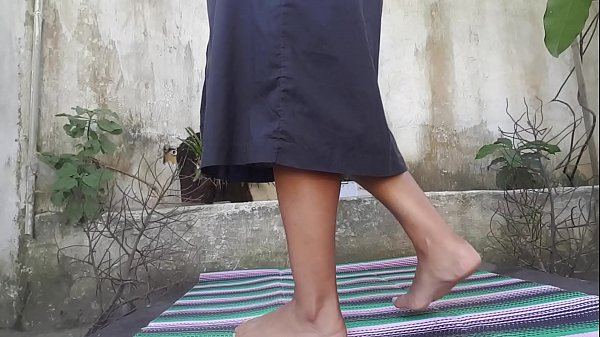 Goyangin Tubuh Arab Desi Yang Bikin Makin Panas