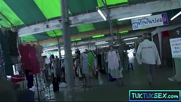 Lidah Ditindik, Ibu Thai Mungil Digaruk Dua Bule Ganas