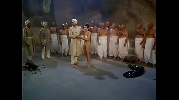 Makam India Yang Bikin Makin Pengen Digoyang-goyang