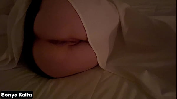 Ibu Tiri Arab Yang Lagi Horny Digebukin Semalaman Di Atas Kasur