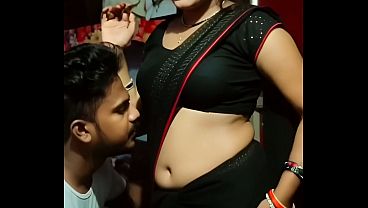 Desi Bhabhi Saree Navel Basah, Goyang-goyang Bikin Makin Bernafsu