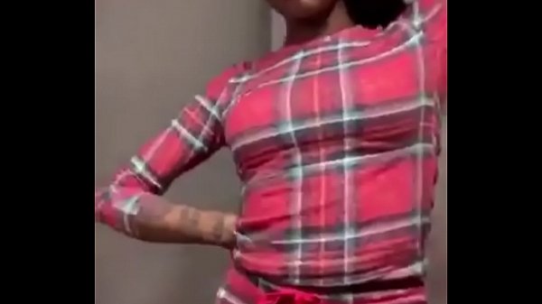 Tante Asian Doll Goyangin Pantat Montoknya Di Instagram Live Sambil Nyanyi Lagu Baru, Bibirnya Ngecapin Nikmat Banget