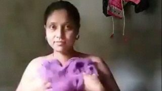 Bokep Desa Binal Lagi Colmek Di Kamar Mandi Sambil Selfie Telanjang.