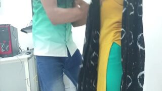 Video Mesum Pria Dengan Bhabhi Jalangnya Di Kantor
