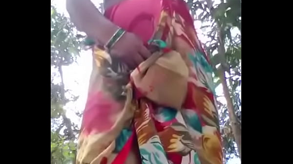 Desi Roshni Bhabhi Pamer Semua Barang Hotnya