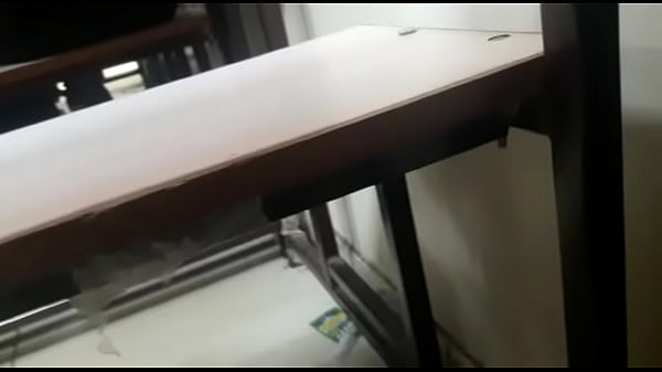 Gadis India, Siap Digoyang, Bibir Merah Basah, Pinggul Liar Menggoda.