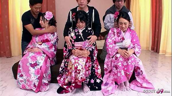 Langka Nih! Pesta Seks Jepang Sama Tiga Abg Jav Imut-imut, Bulu Miss V Masih Lebat.