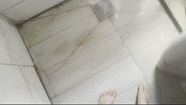 Aku Nemu Mainan Kontol Di Kamar Ibu Tiri Arabku, Terus Kukasih Dia Cobain Kontol Beneran Yang Gede.