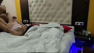 Riya Nungging Dikocok Kontol Besar Sambil Ngomong Hindi