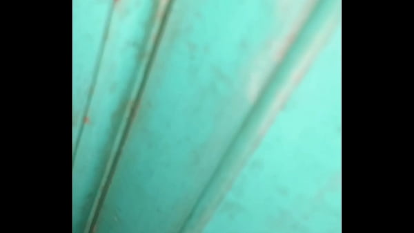 Ngintipin Istri Tetangga Kost Yang Sengaja Buka Pintu Pas Suaminya Pergi, Malah Diajak Mainin Kontol.