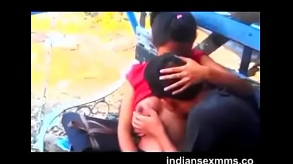 Desi Lovers, Hisap Tetek Gede Sampai Basah