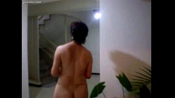 Mama Tua Cina Ngocok Tanaman Sambil Nungging