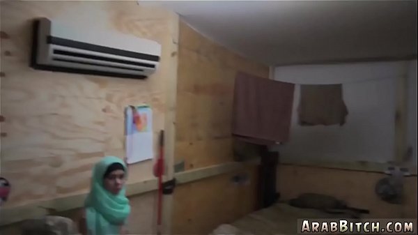 Ngentot Arab Pertama Kali, Kontol Ngebut Di Lubang Memek!