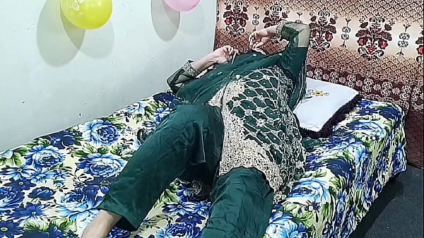 Seorang Ibu Rumah Tangga India Memanggil Pemuda, Lalu Mereka Bercinta Dengan Liar, Suara Hindi Panas.